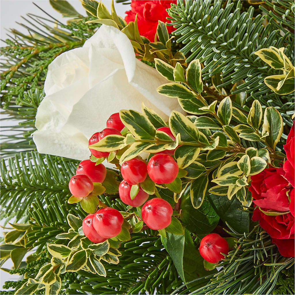 December Dreams Centerpiece – ADAM & EVE FLOWERS & BALLOONS, Lafayette IN