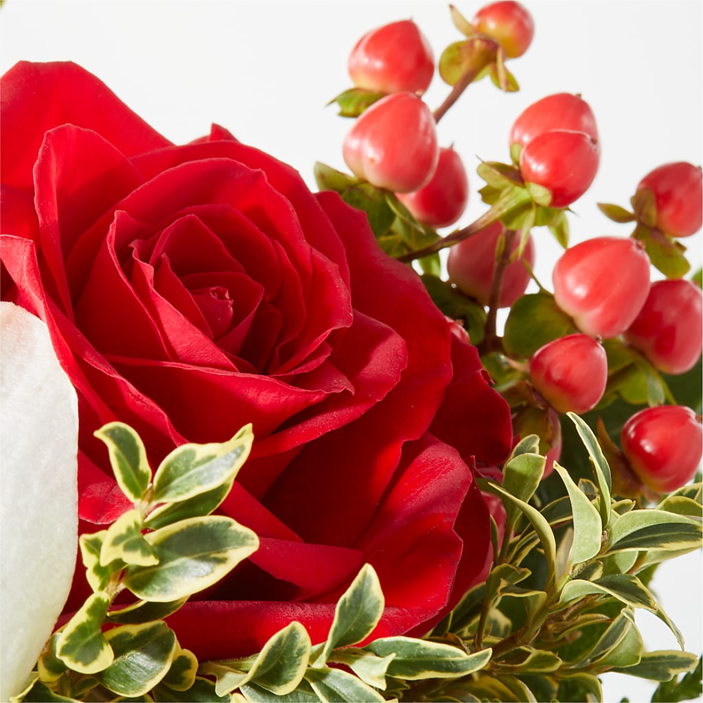 Snowy Wonderland Bouquet – ADAM & EVE FLOWERS & BALLOONS, Lafayette IN