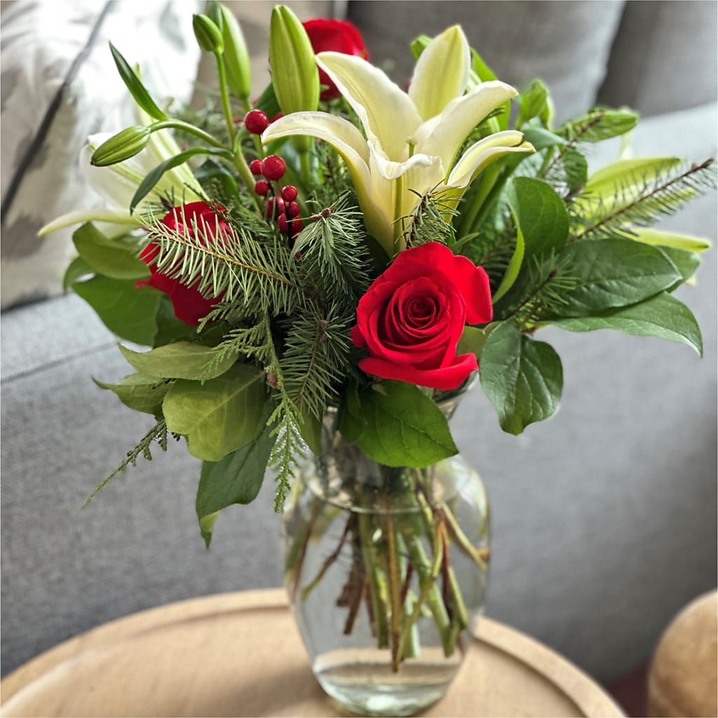 Sparkling Snowflakes Bouquet – ADAM & EVE FLOWERS & BALLOONS, Lafayette IN